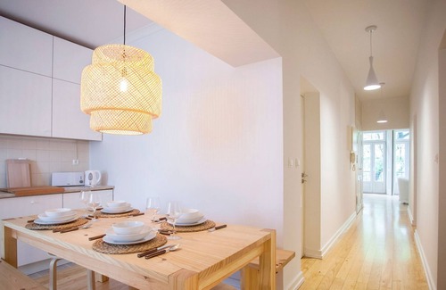 Sao Jorge de Arroios Apartment | Elegance & Charm by LovelyStay