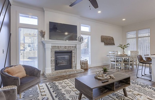 McArdle House | Elegance & Comfort Combined in Amazing 5BR House!