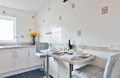 Gillingham Apartment | Elegance Graceland