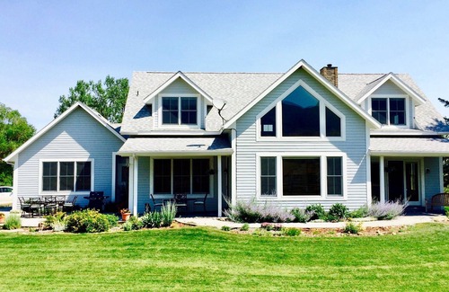 Story House | Elegance & Relaxation with an Awe Inspiring Big Horn Mountain Canyon view