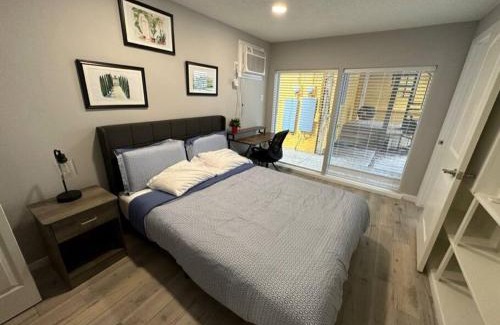 Neartown Cabin | Elegant 1 Bdr-Montrose_ Siena @The Italian Plaza