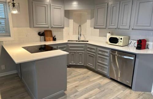 Neartown Cabin | Elegant 1 Bdr-Montrose_ Siena @The Italian Plaza