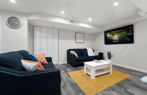 Silver Spring Apartment | Elegant 1-BR Apartment