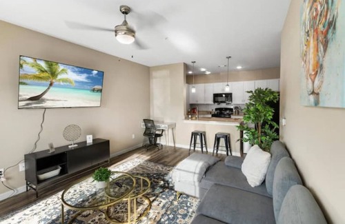 Melbourne Condo | Elegant 1BR/1BA Condo with Pool, Gym and Laundry