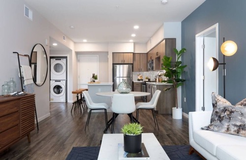 Sunnyvale Condo | Elegant 1BR Condo w/Pool & Gym at Murphy Station