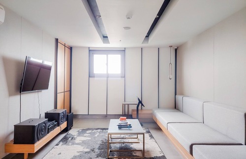 Pondok Aren Apartment | Elegant 1BR without Living Room at Bintaro Embarcadero Suites Apartment