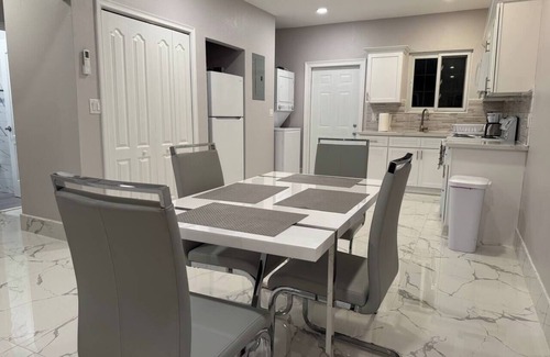 Bahamas Terrace Apartment | Elegant 2 bed-2 bath