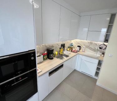 Centrum Apartment | Elegant 2 Bed Apartment-80m2 Centro with Loggia