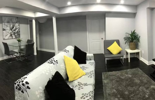 Shelburne House | Elegant 2 Bedrooms Basement apartment.