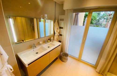 Espero-Pax Apartment | Elegant 2Bedroom Retreat in Théoule with Swimming Pool Accessnn