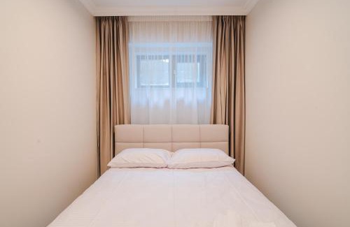 Cluj-Napoca Apartment | Elegant 2BR Escape - Zorilor Charm with Parking