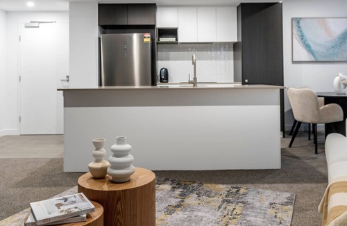 Phillip Apartment | Elegant 2BR Stay with Gym, Cinema & Pool in ACT