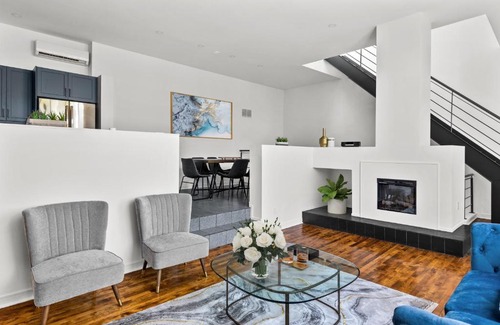 Cabbagetown House | Elegant 3 Bedroom 4 Story Townhouse with Rooftop Terrace