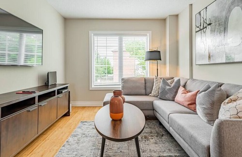 Fletchers Creek South House | Elegant 3 Bedroom House in Brampton