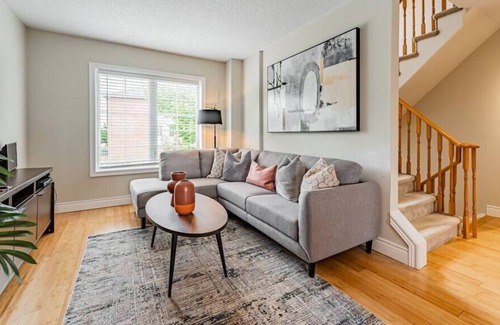 Fletchers Creek South House | Elegant 3 Bedroom House in Brampton
