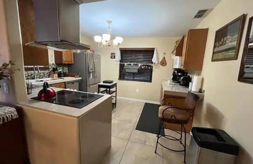 Hudson House | Elegant, 3 bedroom-vacation home.