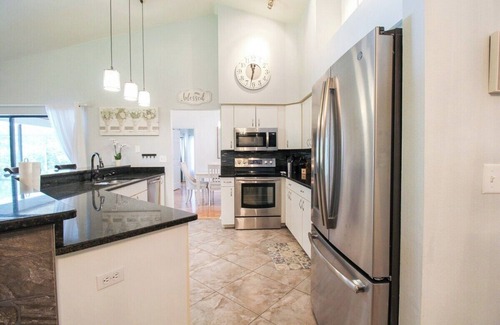 Palmetto House | Elegant 3 BR/2 BA Private Pool Home - Florida Oasis