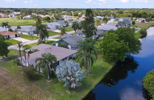 Pebble Beach House | 🥇 Elegant 3bd home near Disney (CH846)