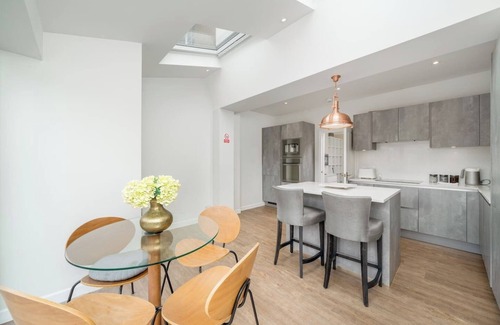 Island Gardens House | Elegant 3Bedroom Retreat Minutes from Canary Wharf