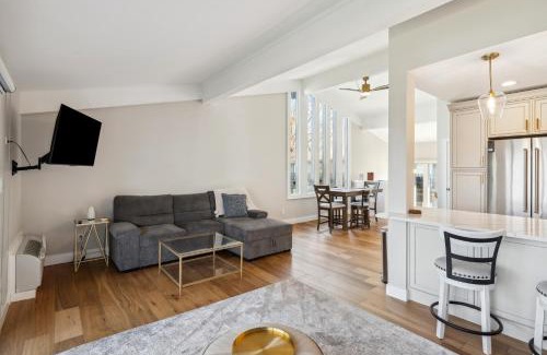 Lake Geneva Apartment | Elegant 4-Season Lake Geneva Condo with Fireplace!