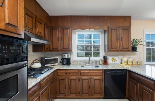 Spring Lake House | Elegant 4BR Ocean Block Home in Spring Lake Ocean Views & Steps to the Beach