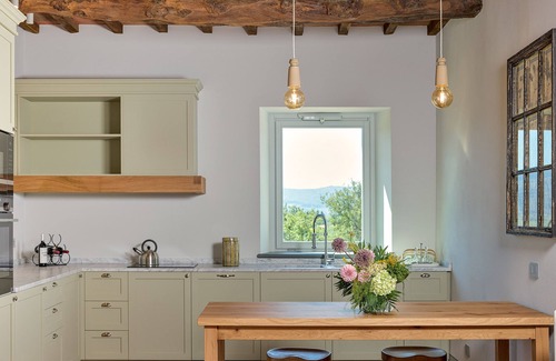 Le Bolle Villa | Elegant 5-Bedroom Villa in Chianti with A/C and Vineyard Views