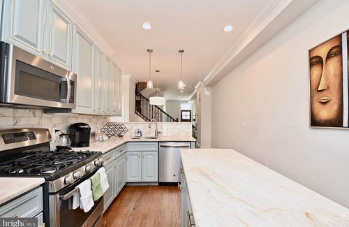 Trinidad House | Elegant 5BR home 1 mile from Capitol Hill!Free Parking!