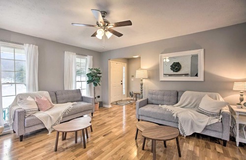 Afton House | Elegant Afton Getaway Near Trails and Vineyards