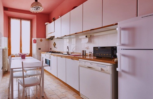 Isolotto Apartment | Elegant and bright apartment with private parking