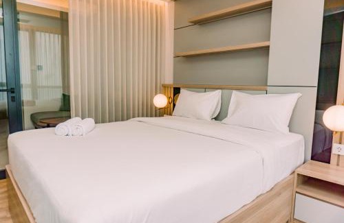 Pinang Apartment | Elegant and Comfort 1BR at The Smith Alam Sutera Apartment By Travelio