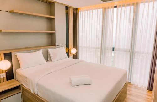 Pinang Apartment | Elegant and Comfort 1BR at The Smith Alam Sutera Apartment By Travelio