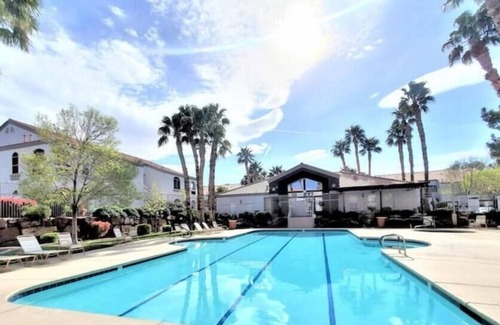 Green Valley Ranch Condo | Elegant and Modern Living, Ideal for Extended Stay