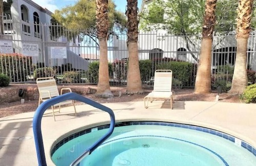Green Valley Ranch Condo | Elegant and Modern Living, Ideal for Extended Stay