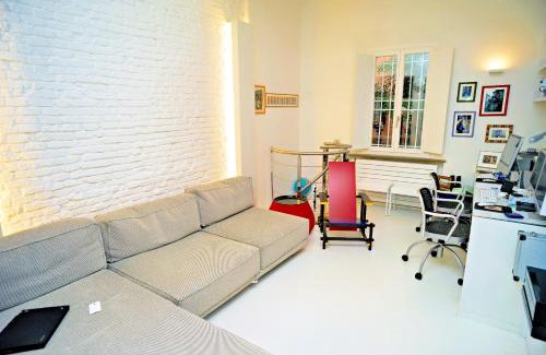 Historic Center Apartment | Elegant And Modern Loft In Medieval Bologna