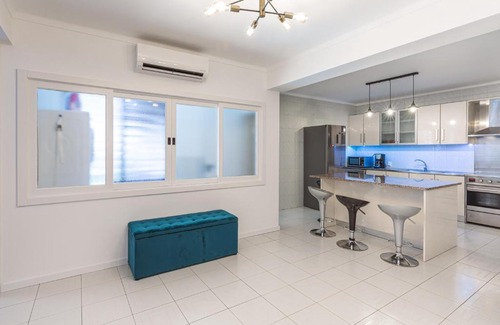Fatima Apartment | Elegant and spacious 3 bedroom 3 bath apartment 10 mins to the Sanctuary!!