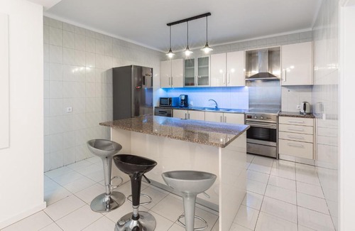 Fatima Apartment | Elegant and spacious 3 bedroom 3 bath apartment 10 mins to the Sanctuary!!