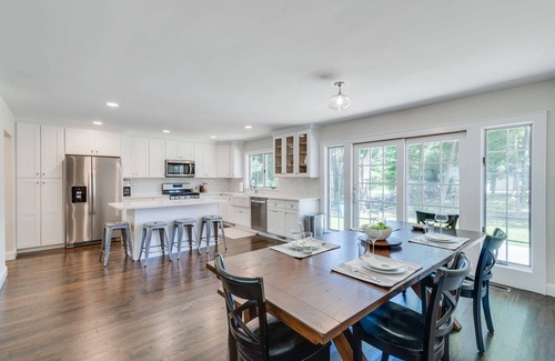 Jamesport House | Elegant and spacious North Fork home; near beaches, vineyards, farms and dining.