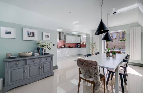 Margate House | Elegant and stylish townhouse in Margate, sleeps up to 10 guests minutes from the beach with a garde
