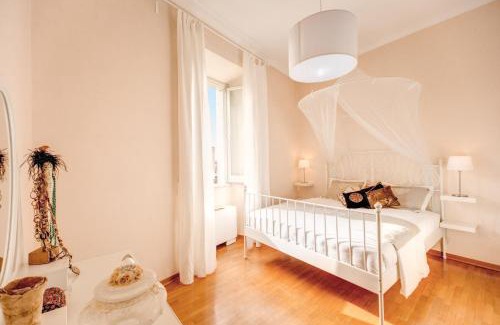 Campitelli Apartment | Elegant Apartment Behind the Colosseum