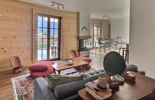 Chateau-d'Oex Apartment | Elegant Apartment with Panoramic Valley View