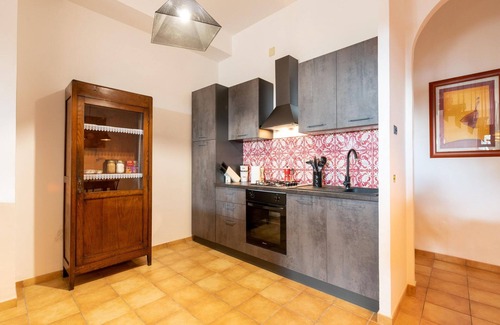 Buonalbergo Apartment | Elegant Apartment in Buonalbergo near Town Center