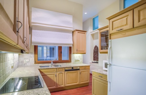 Barri Vell Apartment | Elegant apartment in the historic center