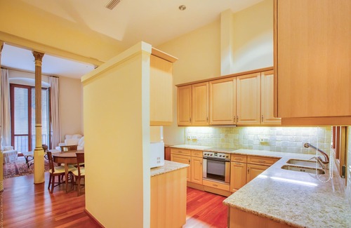 Barri Vell Apartment | Elegant apartment in the historic center