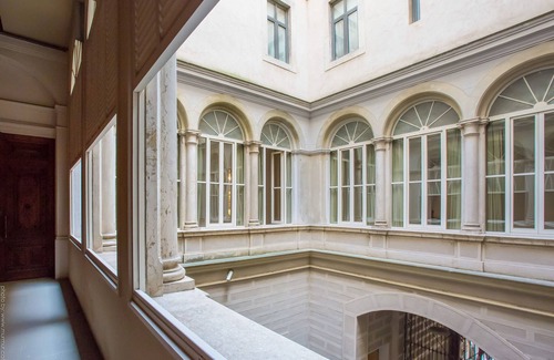 Barri Vell Apartment | Elegant apartment in the historic center