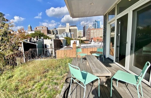 Boerum Hill Apartment | Elegant apartment on Brooklyn's bustling Smith Street.