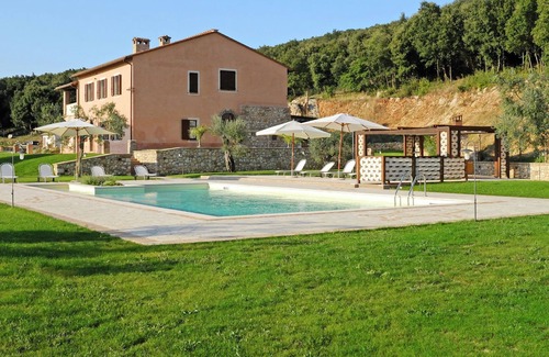Montoro Apartment | Elegant apartment with swimming pool 1 hour from Rome