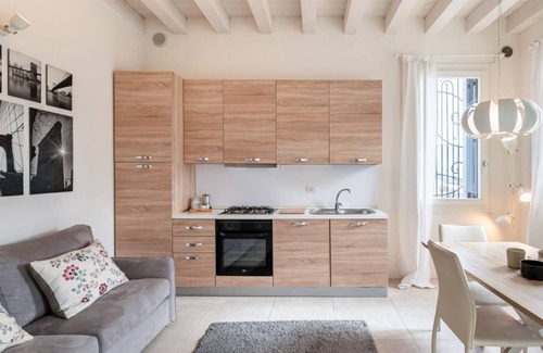 Padova Apartment | Elegant Apt W/Parking &1 min walk from Tram stop!