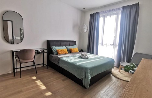 Kuching Apartment | Elegant Armadale Homestay With Pool at Galacity