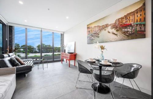 Lidcombe Apartment | Elegant Art Deco Apartment World class building