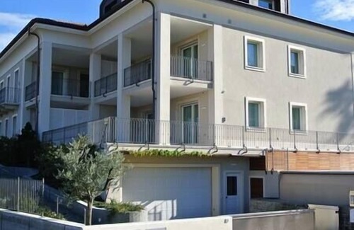Castiglione Falletto Apartment | Elegant, bright apartment in villa with large covered terrace and furnished